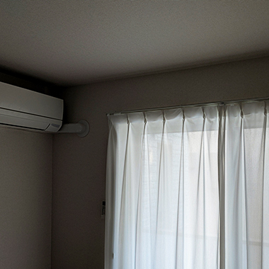 日当たりが悪くなり、家の中が暗い